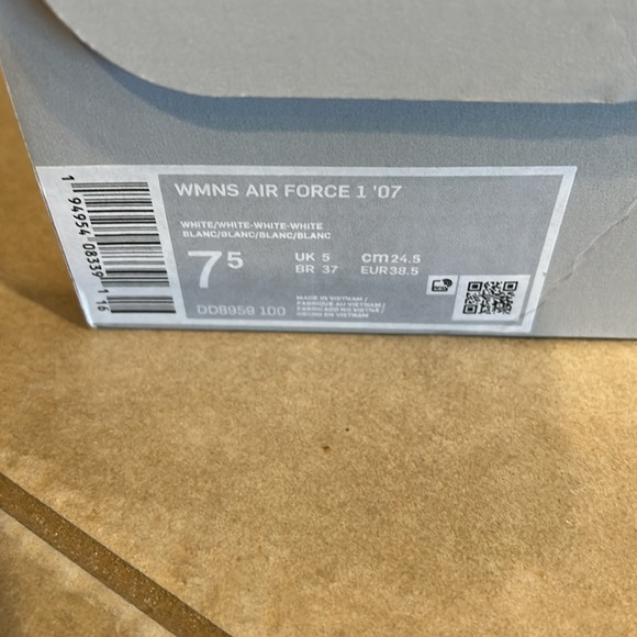 Nike Air Force 1 WMNS 7.5 - Picture 10 of 12